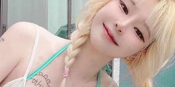 หีไทยนั่งโชว์หีสวย